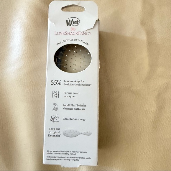 LoveShackFancy X Wet Brush MINI Detangler Brush Everblooming Rosettes - Picture 7 of 12